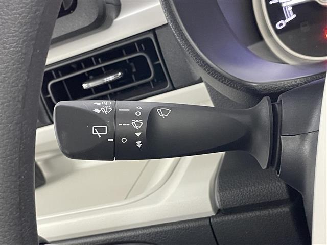 【運転席操作部】快適なドライブを楽しむための機能が装備されています！運転席から触れるので、使いやすいです！除菌プランいれていただくと、さらに清潔で安心していただけます！