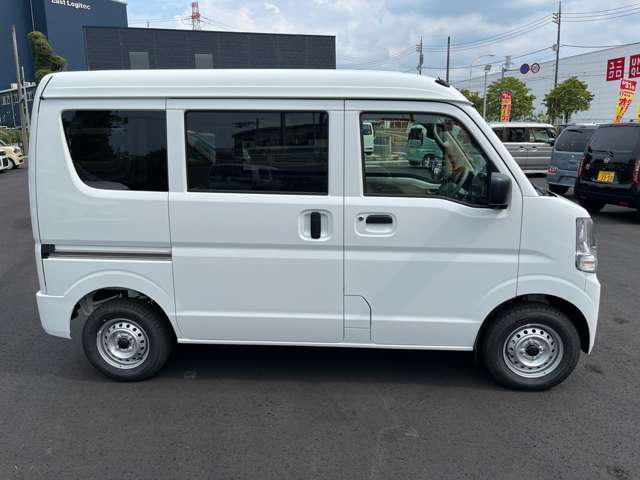 人気の登録済・届出済未使用車やおすすめ中古車を展示中！！各社メーカーの人気の軽自動車・小型車・普通車・大型車まで高須自動車にお任せ下さい！！日々新しい展示車両が続々入荷中です！！