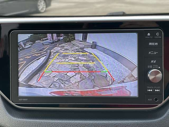 【バックカメラ】バックカメラ付きで車庫入れも安心★