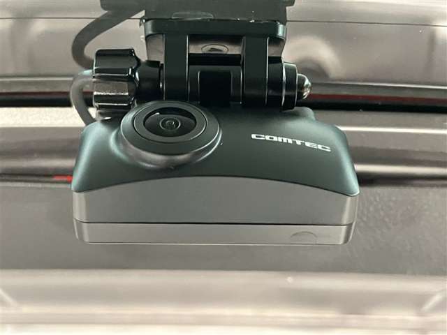お車の後方画像です。