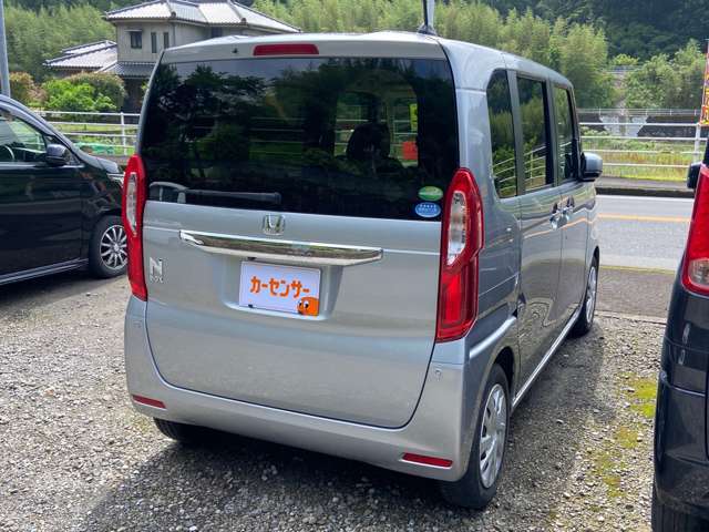 整備はその車種の不具合が発生しそうな部分を重点的に点検し、納車後本当にトラブルが発生しないように日々点検中です♪