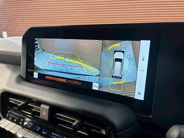【アラウンドビューモニター】全周囲カメラで危険察知。狭い駐車場でも安心して駐車できますね。