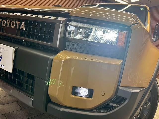 LEDヘッドライト搭載。夜道も明るく照らします。