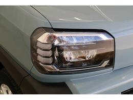 低消費電力で明るい光を放つLEDのヘッドランプで視界の確保をサポート。