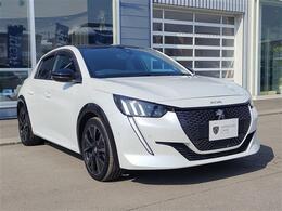 北海道最大級の輸入車専門大型展示場　常時120台を超えるお車をご覧いただけます。展示場に無いお車も全国よりお探しいたします。