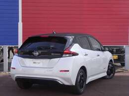 電話番号は0238-57-2200です。営業時間は9：30-18：00。原則、第一日曜日～月曜日及び第一を除く火曜日が定休日です。この車両は試乗車UP 60kwで航続距離もバッチリ！NCナビ、プロパイ付で走行6351km、車検R9年1月