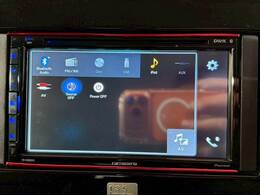 【ディスプレイオーディオ】FM・AMラジオやブルートゥース接続など多彩な機能を併せ持っており、インパネ周りがすっきりしてますね！追加オプションでナビ機能やフルセグTVなども可能です。