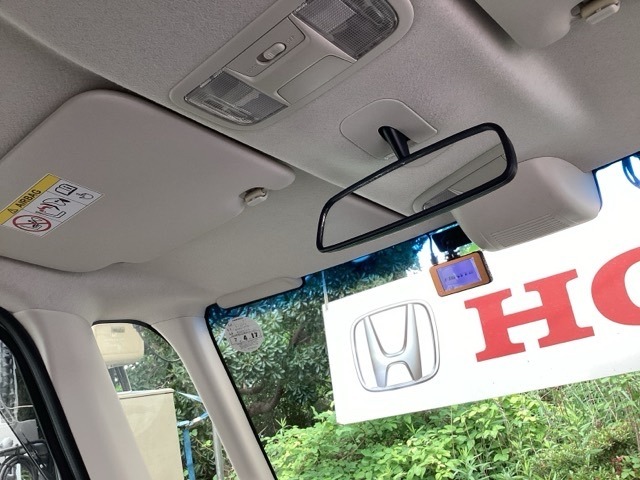 Hondaセンシング搭載！ミリ波レーダーと単眼カメラで、クルマの前方の状況を認識。ブレーキやステアリングの制御技術と協調し、安心・快適な運転や事故回避を支援する先進のシステムです！