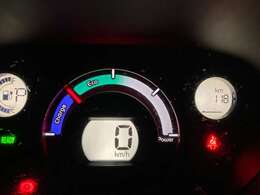 満充電時メータ内の走行可能距離118Km！こちらは充電時の天気気温、運転時の使用環境により航続距離が変わりますので目安的にお考え下さい。