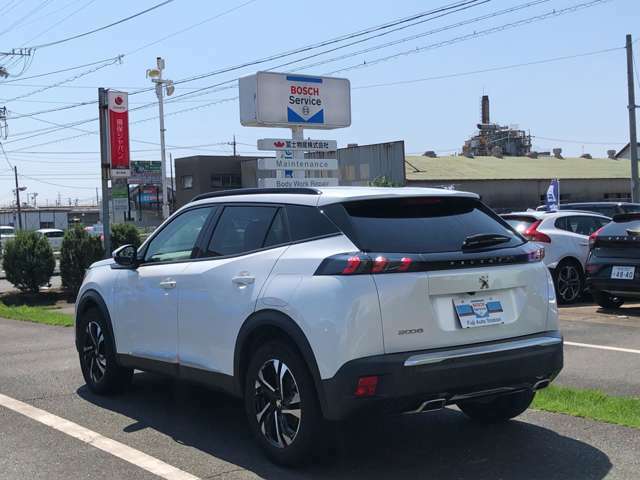 弊社の展示車両は自信を持ってご案内させて戴きます。是非ともその目で実車をご覧頂きたいと考えております。また、遠方よりお越しの方には、最寄りのJR駅への送迎も可能です。