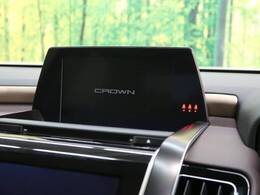 【メーカー純正ナビ】インテリアに溶け込むスタイリッシュな「専用設計」メーカーナビを装備♪視認性や操作性など基本性能にも優れ、より上質なカーライフをお楽しみいただけます。