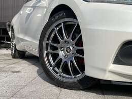 ★安心その2★納車前の入念な法定点検・整備！認証工場にて法定点検を実施し、エンジンオイル・オイルフィルター・ワイパーゴム等を交換します！バッテリー・ブーツ・ベルト・ブレーキなど当社規定にて交換します！