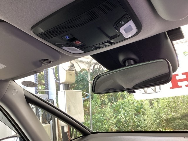 Hondaセンシング搭載！ミリ波レーダーと単眼カメラで、クルマの前方の状況を認識。ブレーキやステアリングの制御技術と協調し、安心・快適な運転や事故回避を支援する先進のシステムです！