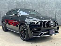 4000ccV型8気筒DOHCツインターボ+モーター　612ps/5750～6500rpm　86.7kgm/2500～4500rpm(カタログ値)　285/40R22＆325/35R22　AMG RIDE CONTROLエアサスペンション　AMGトラックペース