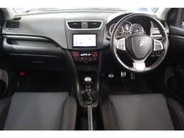 6速MT　カーボンボンネット＆リアスポ　社外ナビ　フルセグTV　BT　DVD　ETC　純正アルミ　HID　オートライト　クルコン　スマートキー　オートエアコン