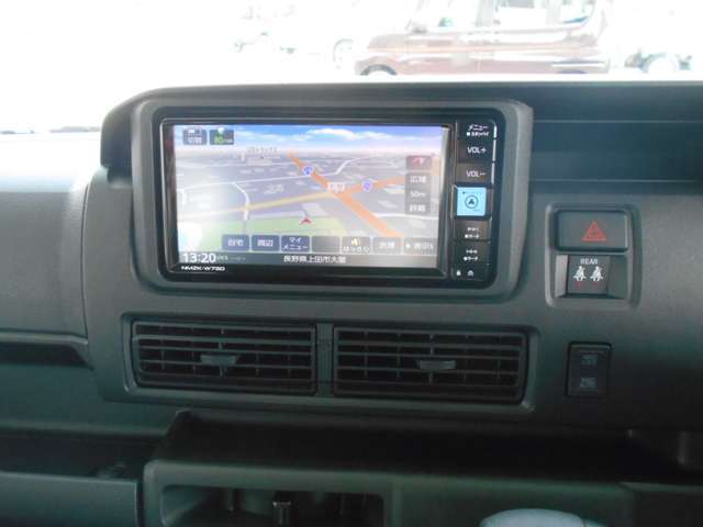 ◇純正ナビ◇専用設計で車内の雰囲気にマッチ！ナビ利用時のマップ表示は見やすく、いつものドライブがグッと楽しくなります！