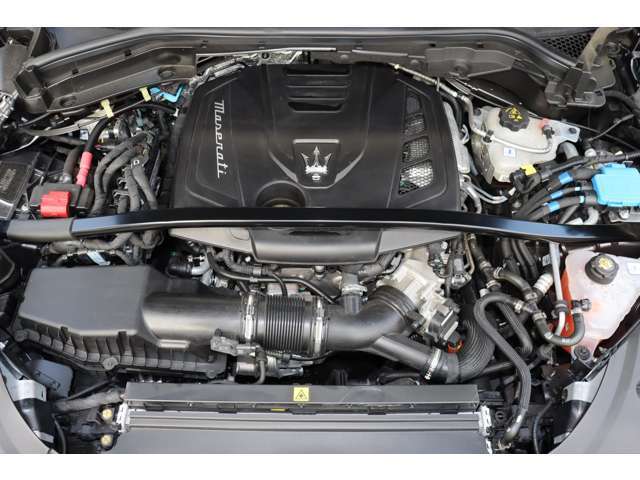 直列4気筒 2，000cc　ネットゥーノエンジン330HP（カタログ値）