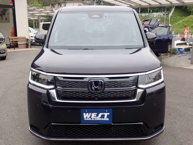 車内はプロによるルームクリーニング済み！気になる臭い等もなく、お納車後も気持ち良く乗って頂けます♪