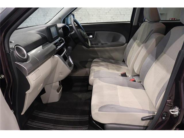 体格に合わせてシートの位置をきめ細かく調節できるので、いつでも最適な運転姿勢をキープ。操作も軽く、ラクラクです
