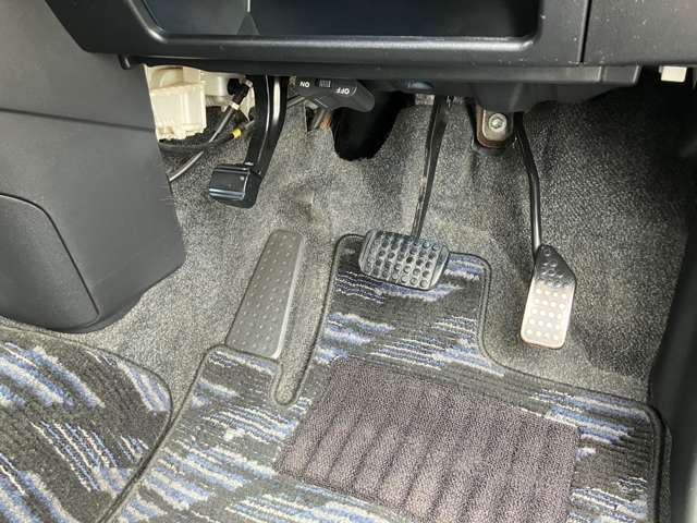 当社の展示車両はペダル類も徹底的にキレイに仕上げ済み♪気持ちいいです(^^♪