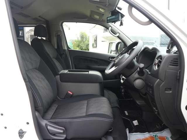●ご成約頂いたお車はワコーズのエンジンオイルに交換してお渡しさせていただいています。オイルにもこだわったお店です。
