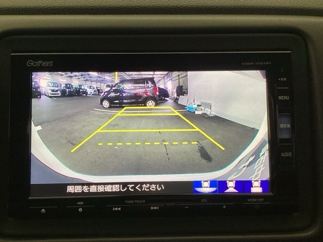 後方確認が便利なバックカメラ搭載、駐車時も安心です！！