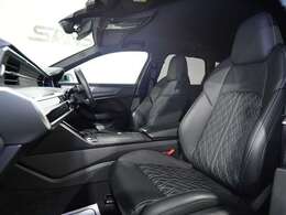 納車前に自社工場にて入念に納車前整備を施します。プレミアム輸入車専門店ならではのノウハウで、消耗品の交換はもちろん、その車種の弱点を押さえた整備も好評です。