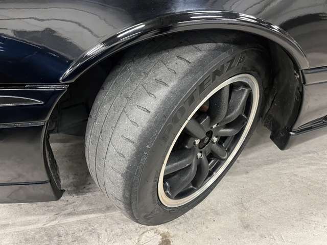 タイヤは残り溝が少ないので、納車の際は交換してお渡しします！