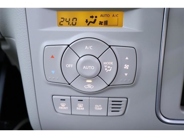 エアコンはオールシーズン快適なカーライフが送れるオートエアコンです！自動で風量を調整してくれ車内を快適に保ってくれます