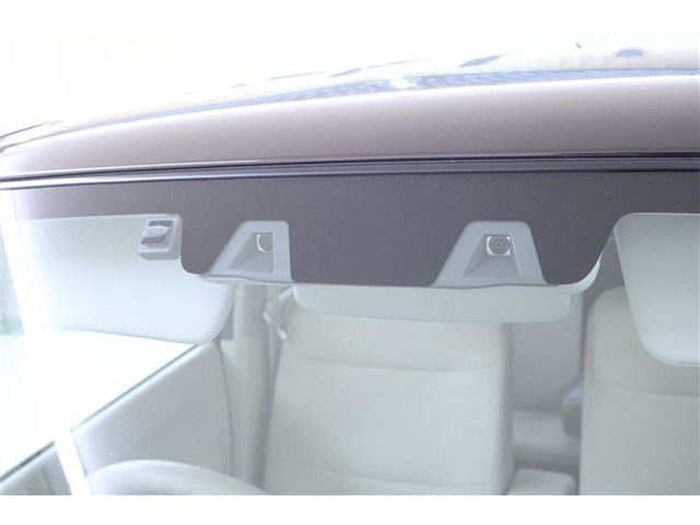 SUZUKI Safety Supportは事故への回避や衝突被害の軽減などお客様の安全をサポートしてくれます。詳細はスタッフまでお問い合わせください
