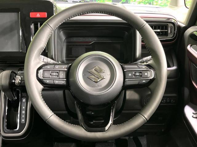 【純正革巻きステアリング】上質な革を使用することで、手にしっかり馴染みとても運転しやすいハンドルです♪