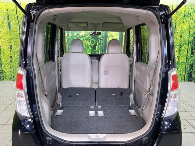 普段のお買い物や通勤、送迎等に十分な荷室スペースを確保しております。セカンドシートを倒すと、大きな荷物の積載も可能です♪