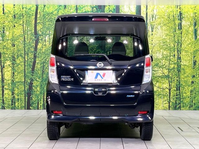 安心の最長10年・走行無制限保証（有償）をご用意。保証内容も充実はもちろん、無料点検＆オイル交換や、年中無休の全国・24時間ロードサービスも付帯されておりますのでご安心下さい。