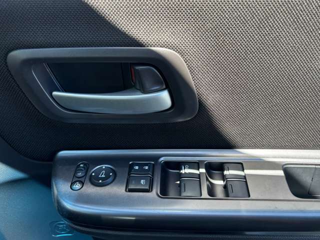 お客様が長く、安心して乗ることができる車を販売することを心がけております。