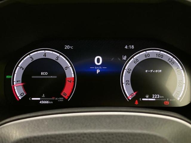 WECARSの展示場では実際に見て、触ってお車をお選びいただけます！知識の豊富な営業スタッフが様々なカーライフをご提案いたします！