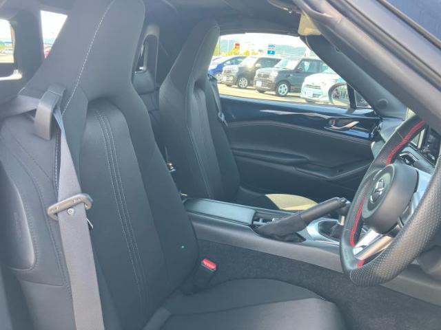 「この車の写真をもっと見たい」「状態が気になる」「この装備はついている？」どんな小さな疑問でもお気軽にお問い合わせください！