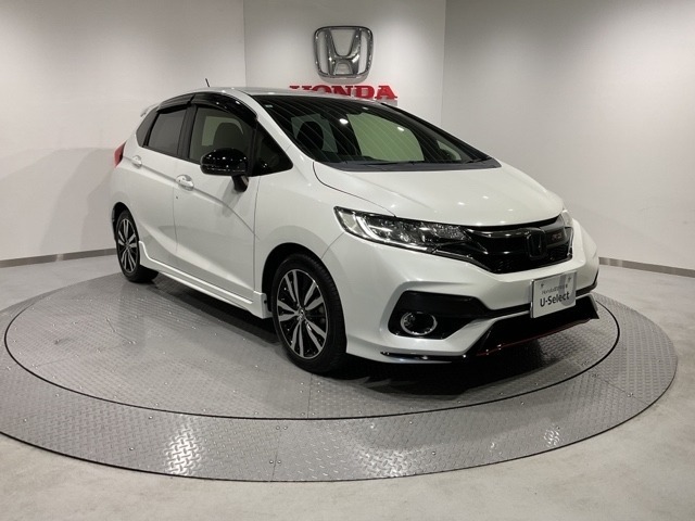弊社は、車両本体価格に、整備代金が含まれております。納車時までにホンダの整備士がしっかりと点検整備をさせていただいておりますので、ご安心してお買い求めしていただけます。