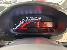 【スピードメーター】『スピードメーター』の画像になります。メーターがシンプルで見やすく運転しやすいですね！