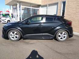 禁煙車☆走行4万キロ☆トヨタセーフティセンス☆クルーズコントロール☆モデリスタエアロ☆9インチメモリーナビ☆フルセグTV☆バックカメラ☆ETC☆ドライブレコーダー☆ガナドールマフラー☆ローダウン