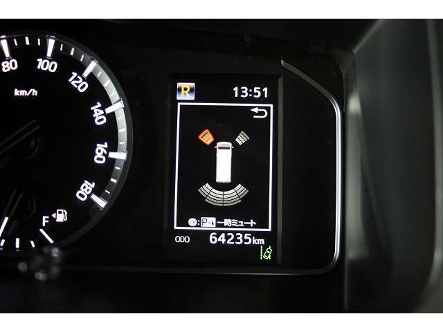 前後インテリジェントクリアランスソナー装備です！メーター内に表示と音で障害物をお知らせし、ブレーキのサポートします！