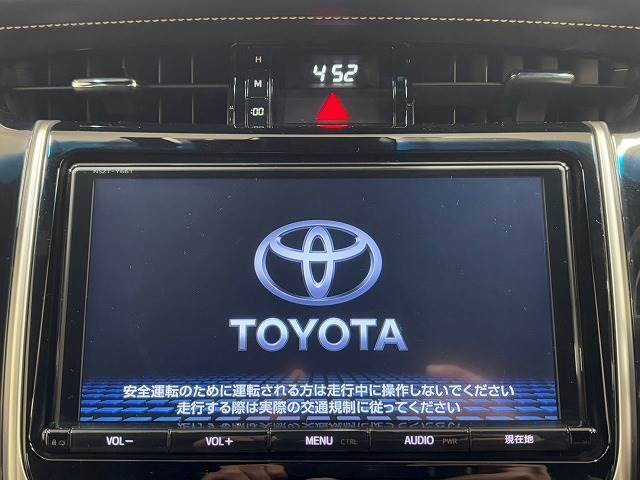 純正9インチナビ装備！！フルセグTV　CD　DVD再生　Bluetooth搭載！！