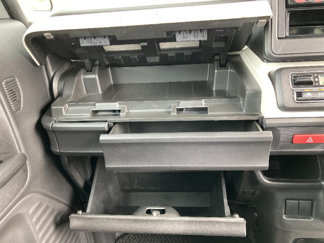私達はお客様が楽しく、そして安全な車選びができますよう、分かりやすい情報開示を心がけております。価格の表示に関しては、支払総額を掲載する事で、初心者のお客様にも安心な情報をお届け致します。