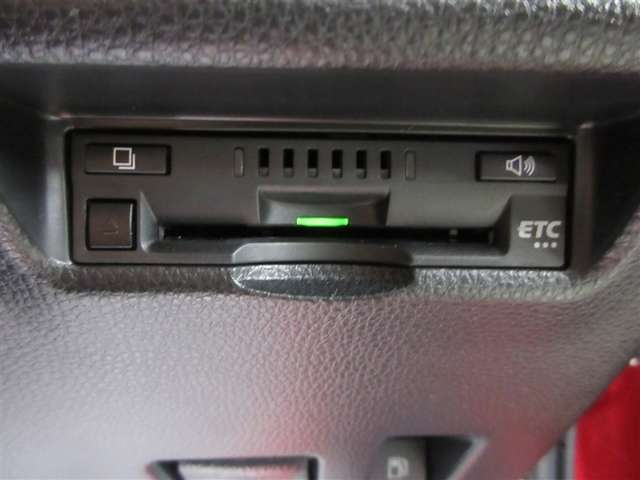 ETC車載器付きです。高速道路の料金所もスムーズに通過できます。