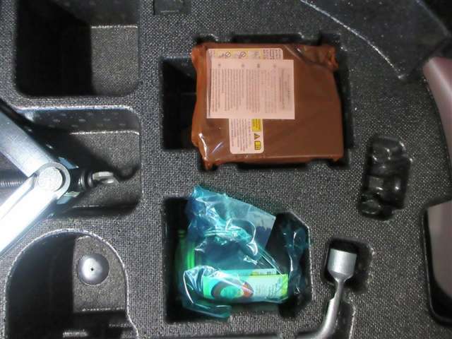 パンク修理キット付きです。もしもの時でも安心ですね♪備えあれば憂いなしですよ！