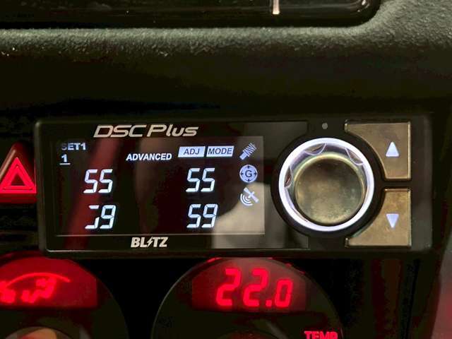 外装必見！！保管状態が良くボディーの光沢良好です。只今お車購入の方に限りお手入れ楽々ガラスコーティングを格安で施工実施中♪