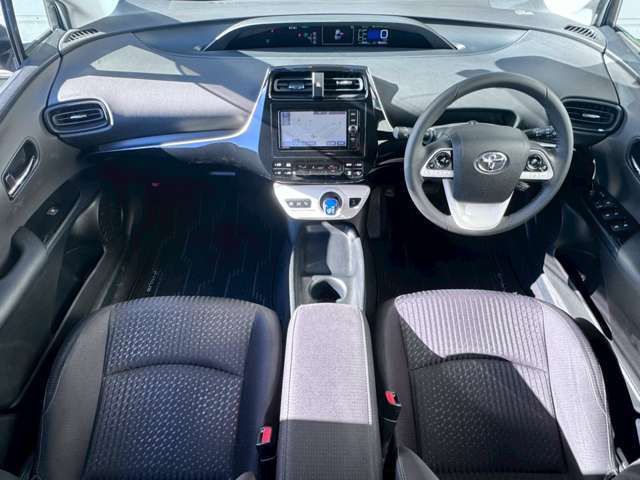 数ある販売店の中から、当店のお車をご観覧頂きまして誠に有難うございます♪当店は認証工場完備の安心のお店です☆