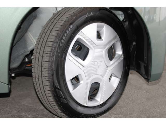 足元を飾るホイールキャップ。傷を付けても交換可能です。