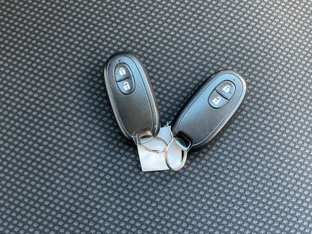 インテリジェントキー付きで乗り降りらくら♪