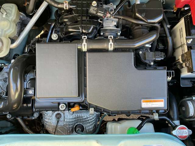 エンジンルームはたいへん綺麗です