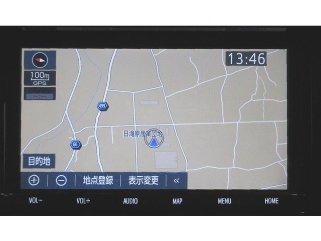 ナビは純正品。フルセグテレビ・CD・DVD・Bluetooth・SDオーディオ対応。